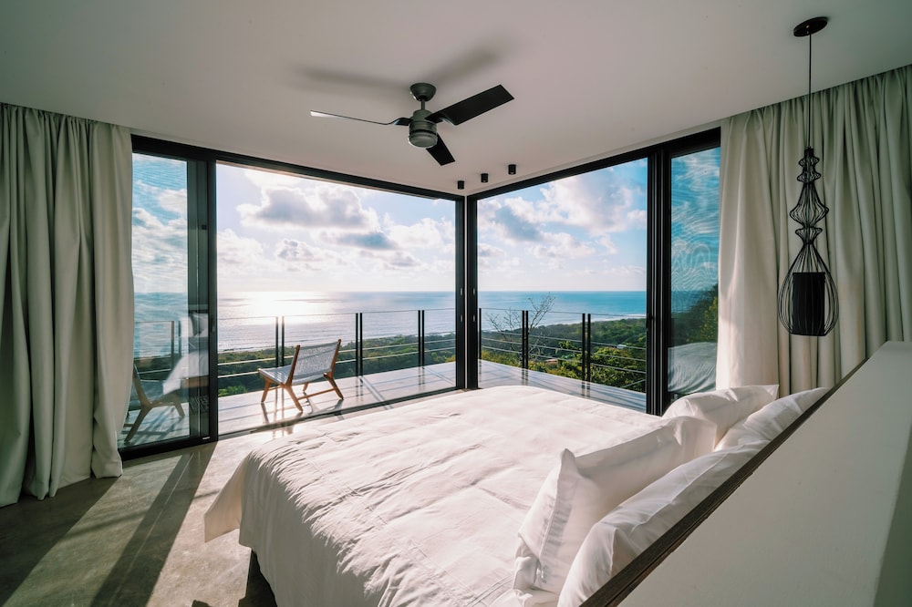 Seataya Oceanview Luxury Villas