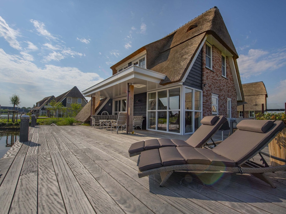 Luxury Villa With a Sauna, at the Tjeukemeer view 5