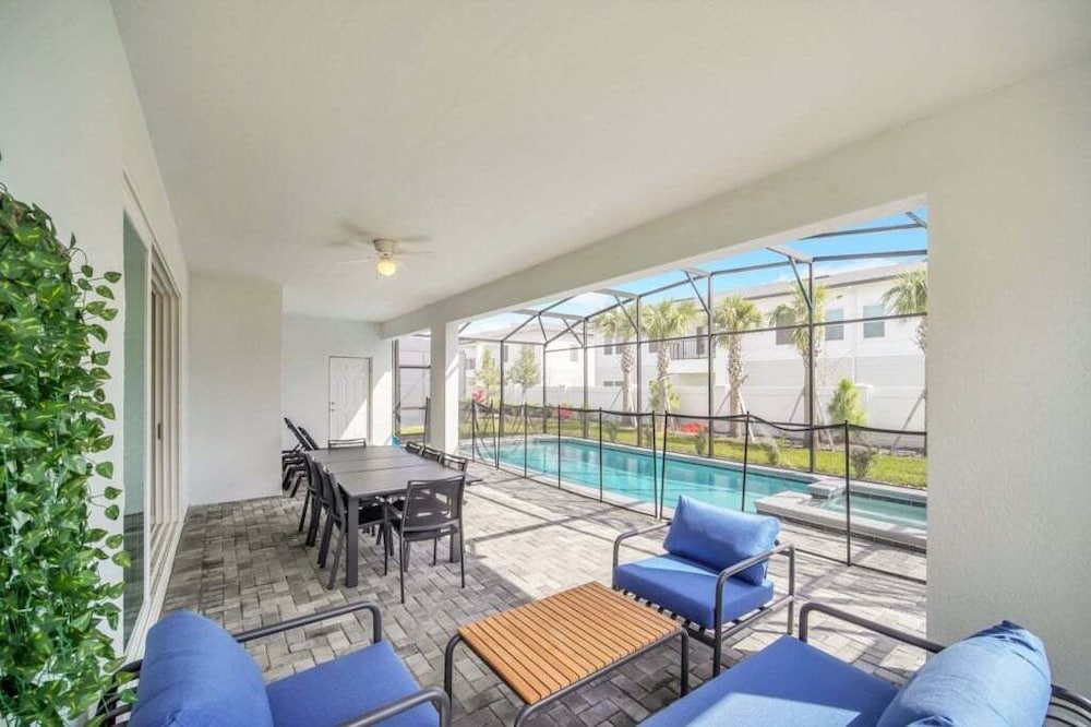 Everyone's Family Fun Home, Slides In Kids Rooms 10 Bedroom Villa