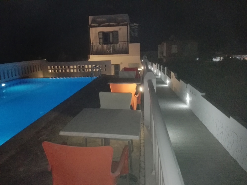 Okirroi Villas