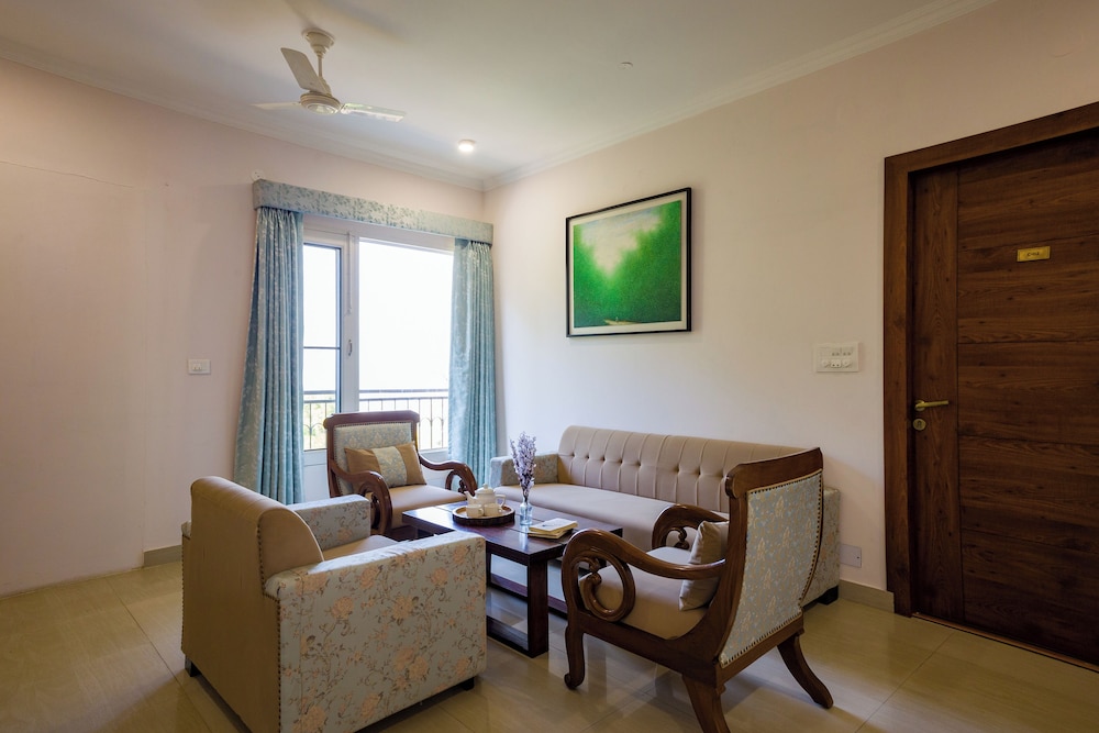 Alaya Stays Captains Nest 3 BHK Retreat With Garden & Scenic Views