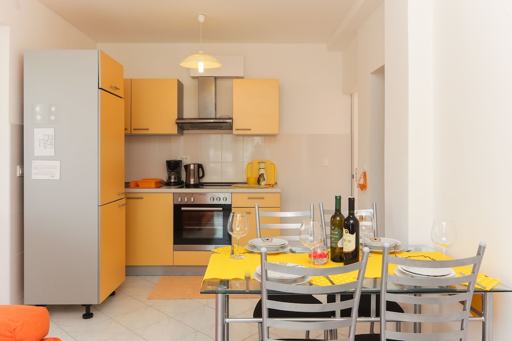 Apartments Ira