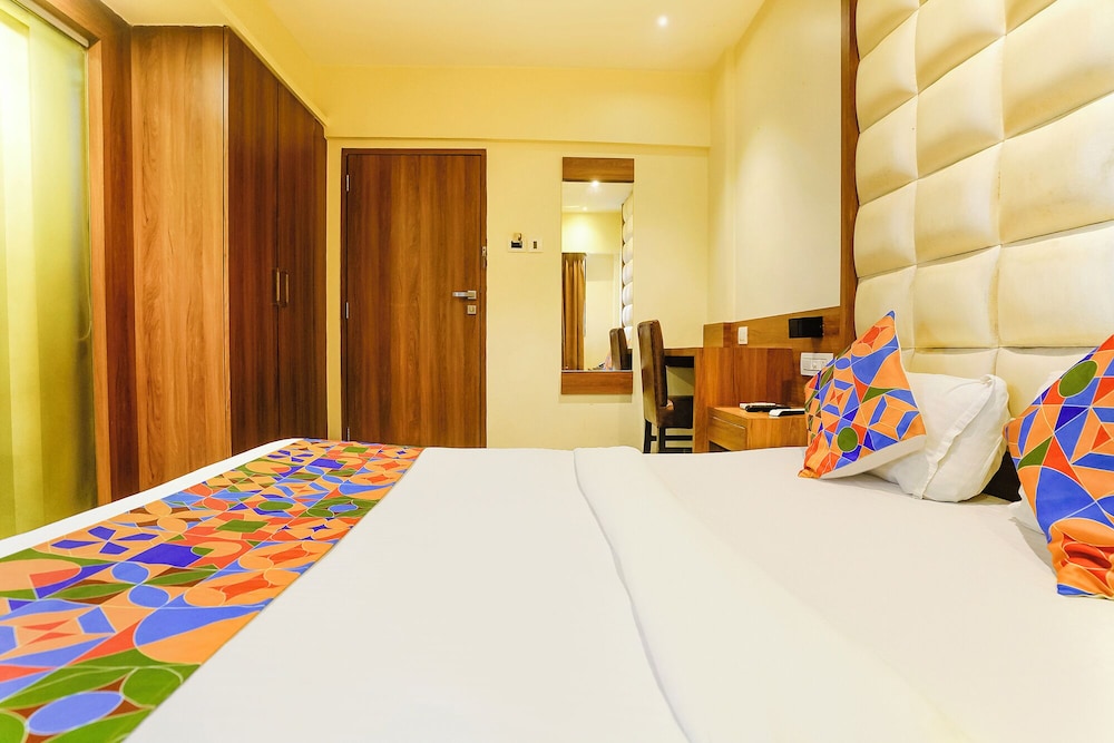 Fabhotel Ratna Mahal