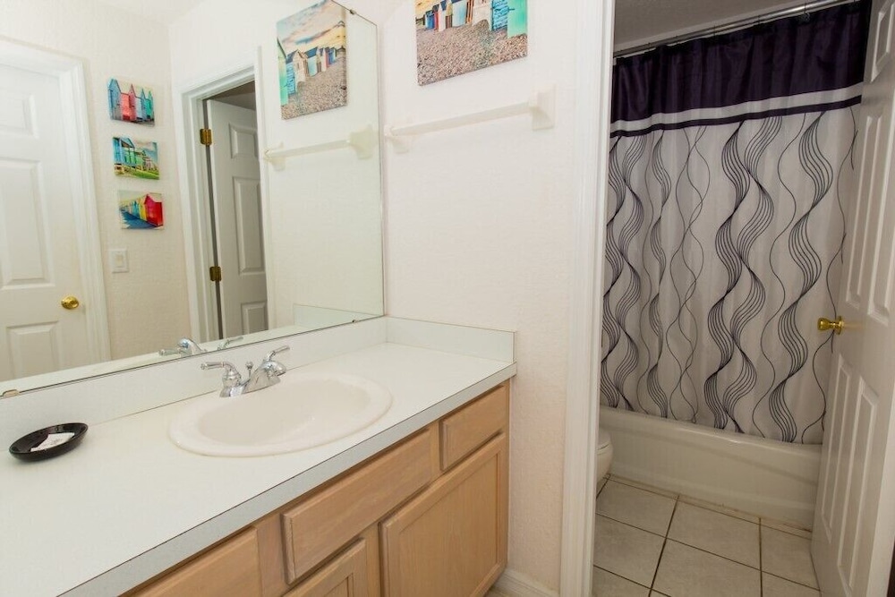 353 Glen 6 Bedroom Villa by Redawning - Image 3