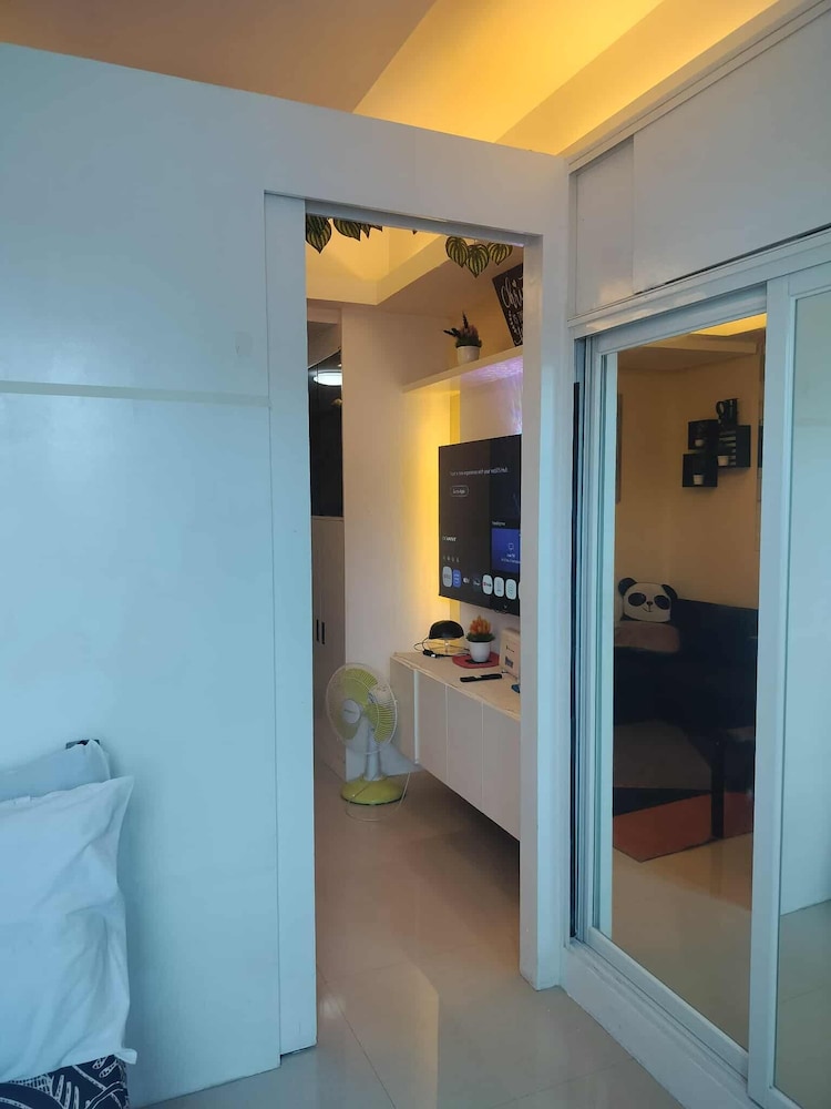 Tum's Mplace Staycation 28th Floor Tower C