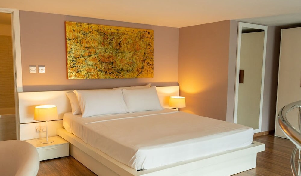 Amazing Seafront Duplex Apartment Sliema