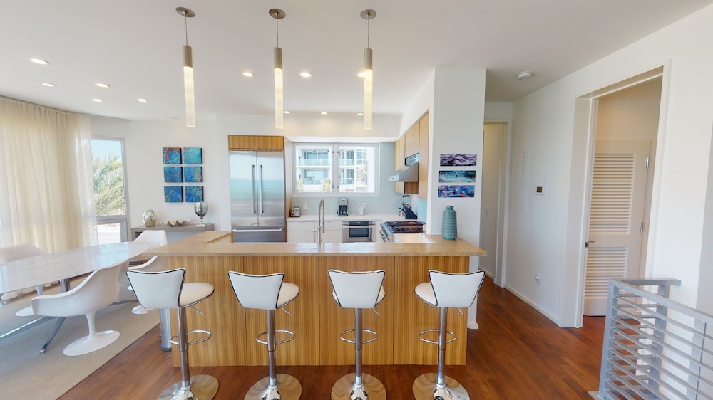"pinner House" Gulf Front Private Pool + Sitting Spa Seagrove Beach, Fl 5br 4.5bth 5 Bedroom Home by Redawning view 4