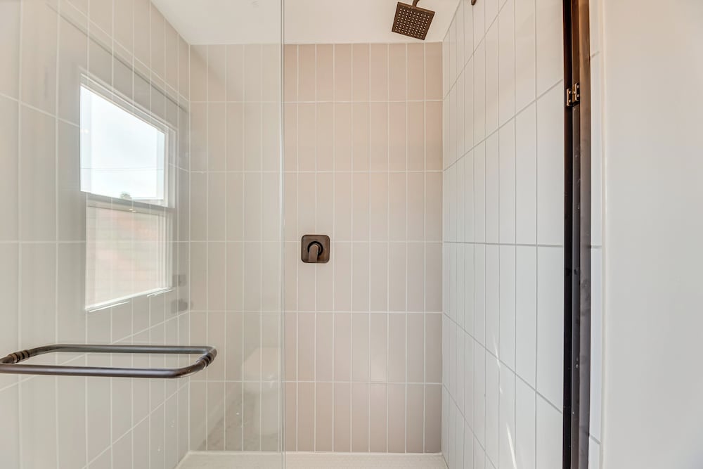 Walkable Downtown Chandler Oasis w/ Private Patio