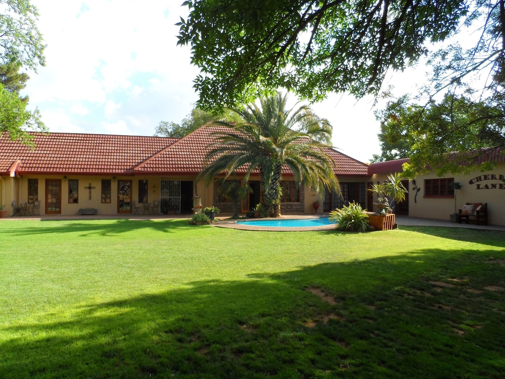 Hotel A Cherry Lane Self Catering and B&B - Image 1