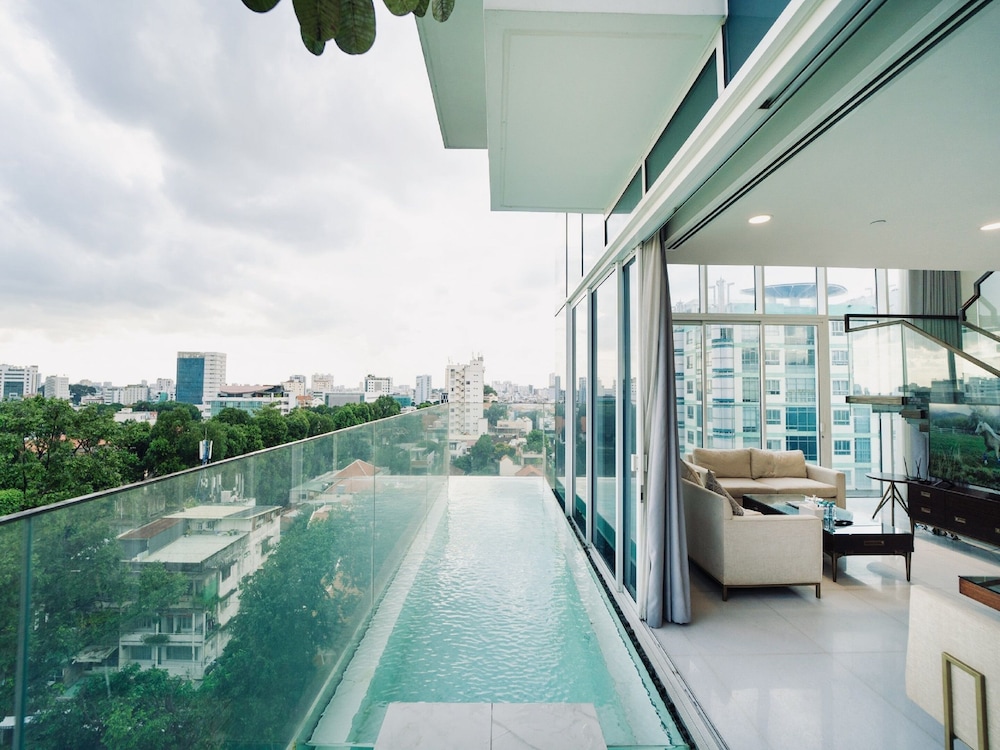 Serenity Luxury Private Pool Villas - Free One Way Airport Shuttle
