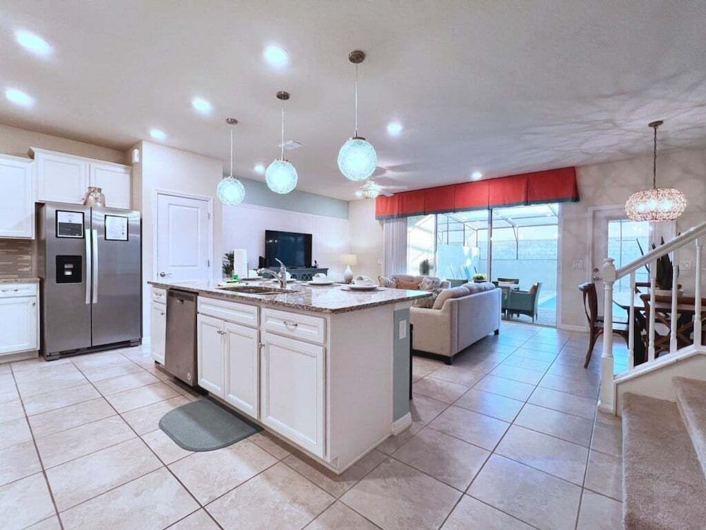 Large 5 Bed Family Townhome With Splash Pool 5 Bedroom Townhouse