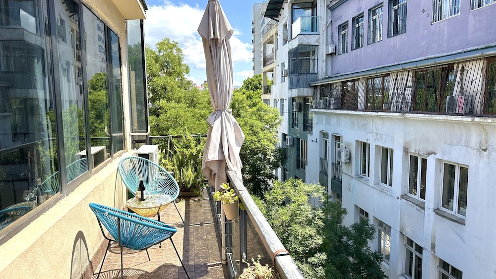 Cloudy Tbilisi Apartment
