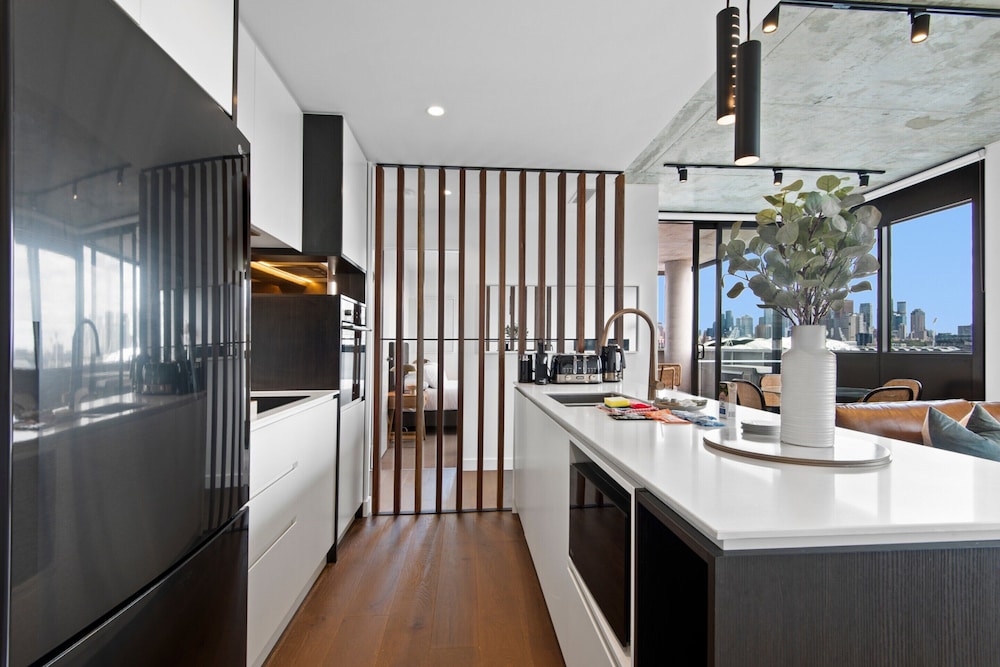 Executive 2-bed Apartment With Views, Gym and Spa