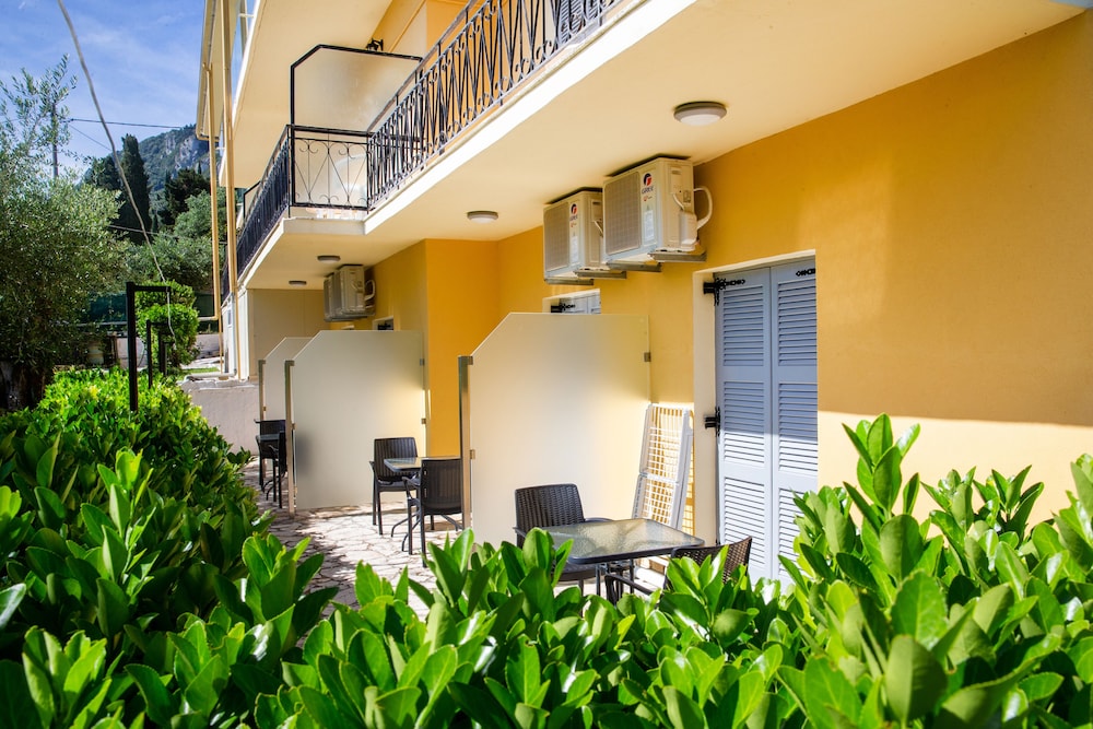 Passas Mare Apartments & Studios