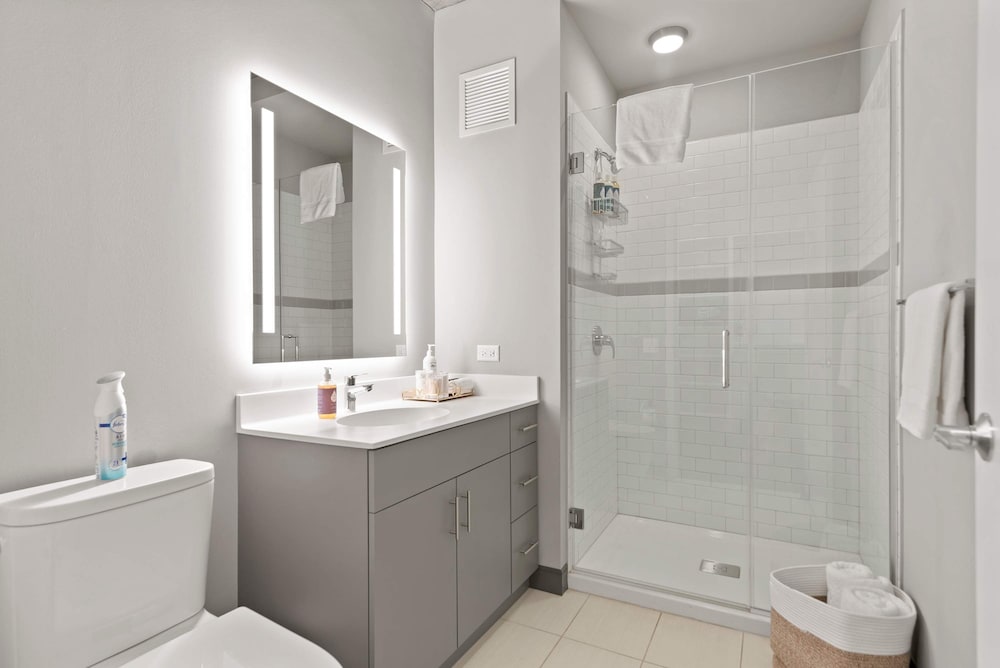 Cloud9 6 apt for 30ppl Fulton Market The Nouveau