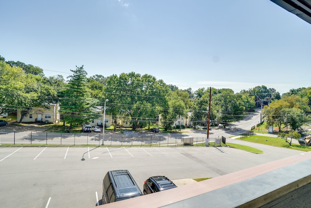 Modern Nashville Studio 5 Mi to Downtown! - Property Image 8
