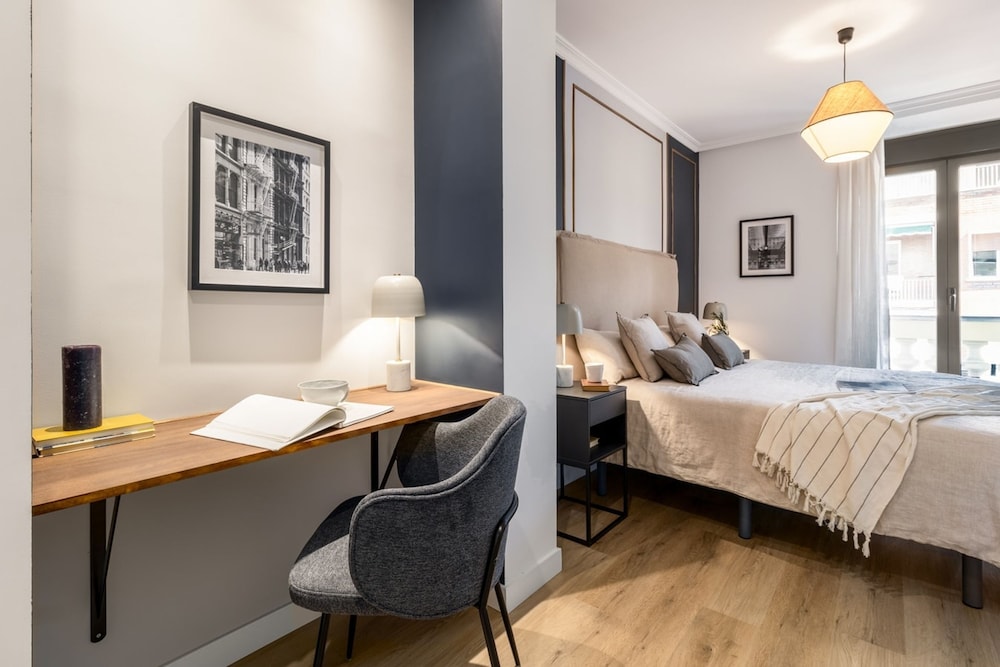 Nicks - 2 Bedrooms in Trafalgar