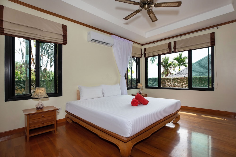 Balinese-Style 3BR Pool Villa Tina