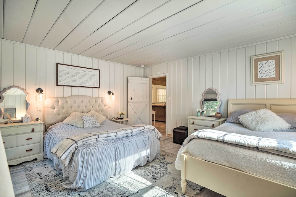 Strawberry Hill Cabin' 5 Mi to Skiing and Lake view 4