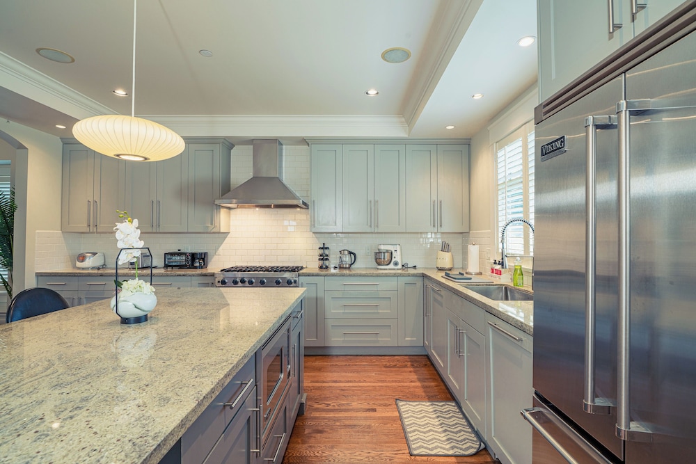 Tranquil Haven Close to UBC and Downtown - Image 4