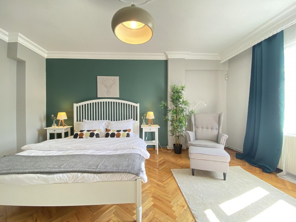 Lovely Flat With Central Location in Fatih
