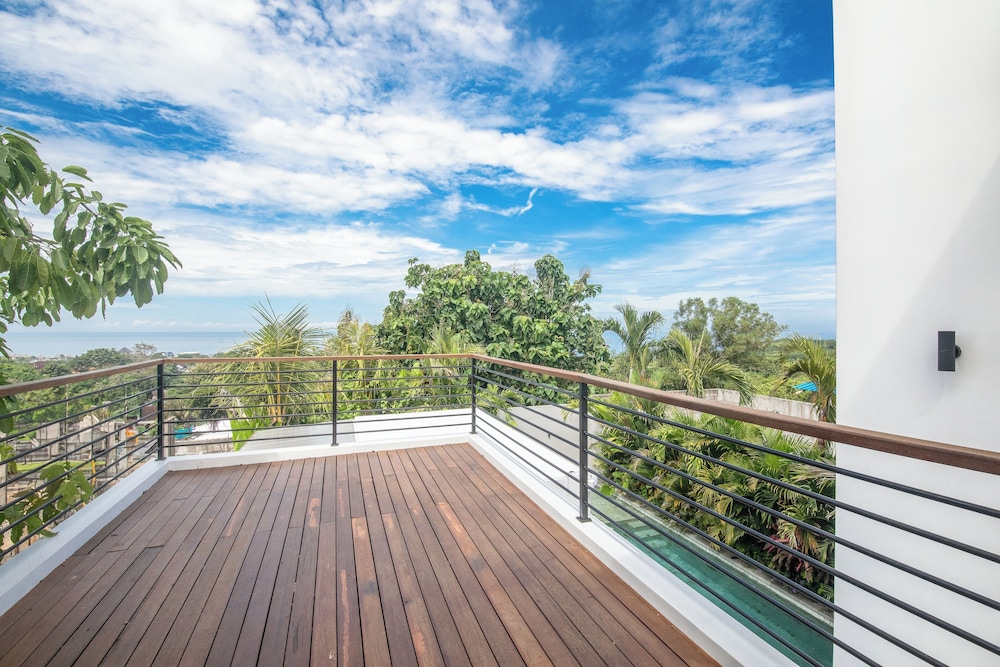 Elegant Villa Sinara 2BR With Sea View