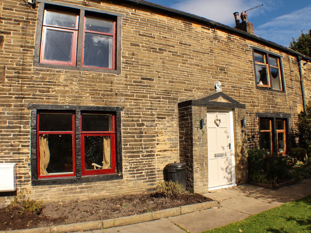 11 Lane End