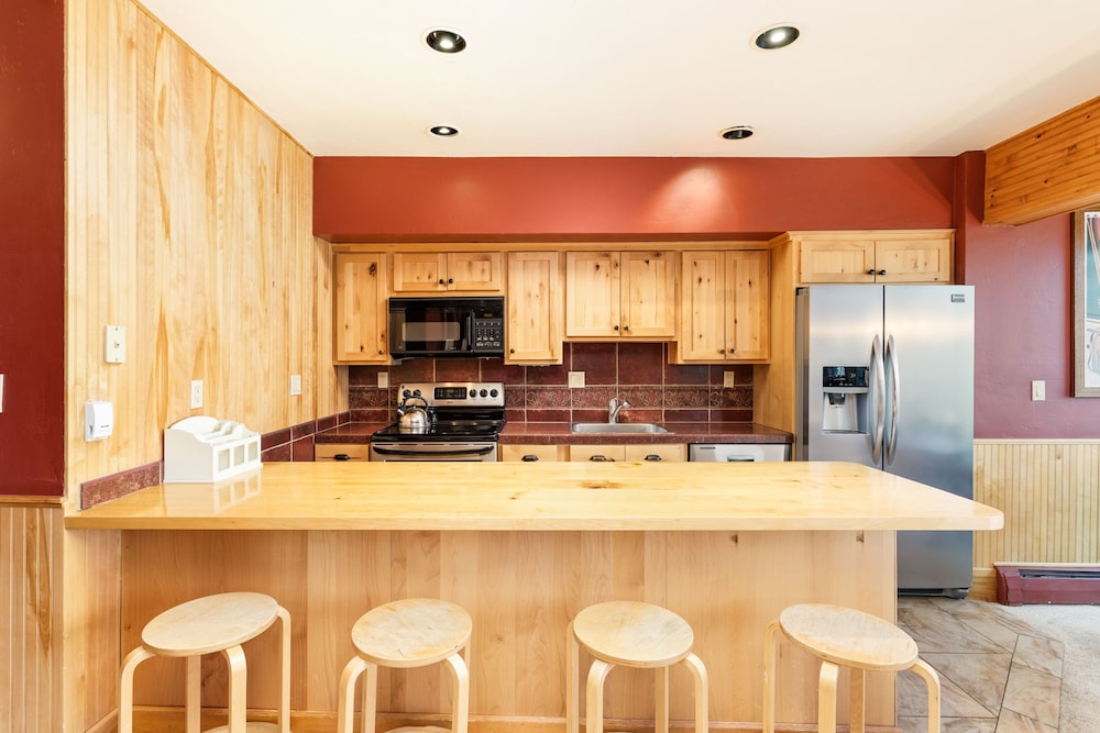 Durant Condominiums by Frias