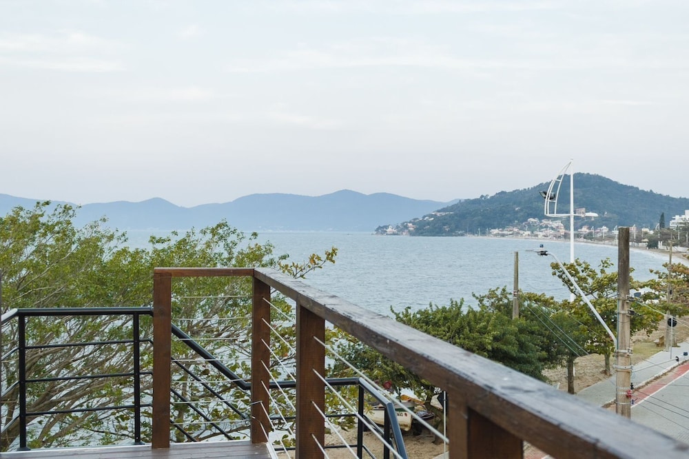 Casa de Frente pro Mar com Piscina