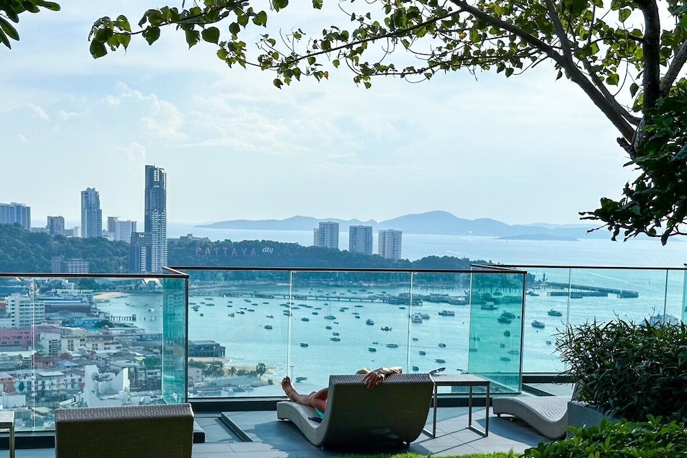 Luxury 2 Bed Room Sea View With Large Bath Tub In Balcony