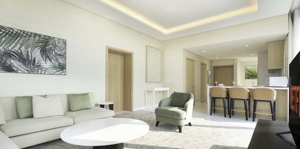 LUX Iconic Views at Palm Tower Suite 4