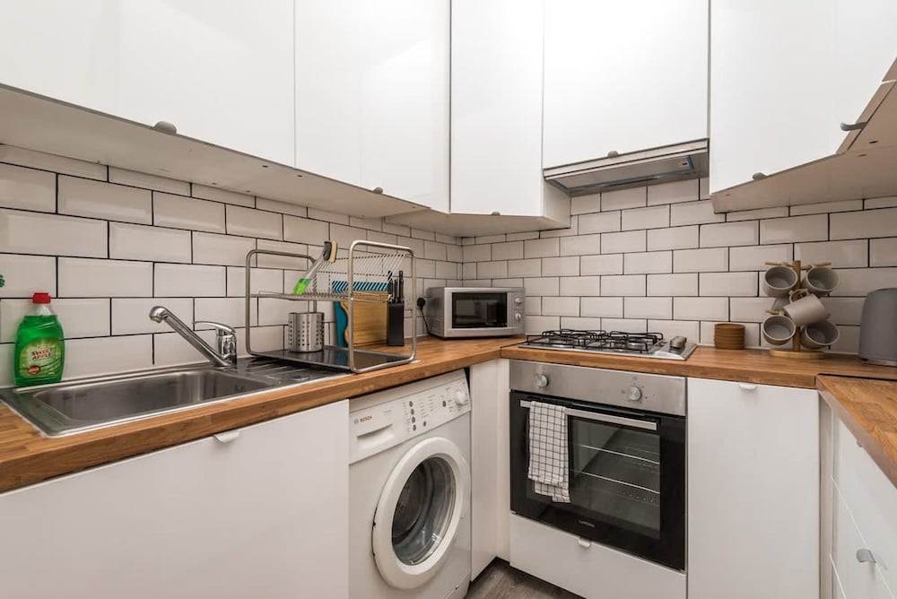1bed-ground Fl -private Entrance