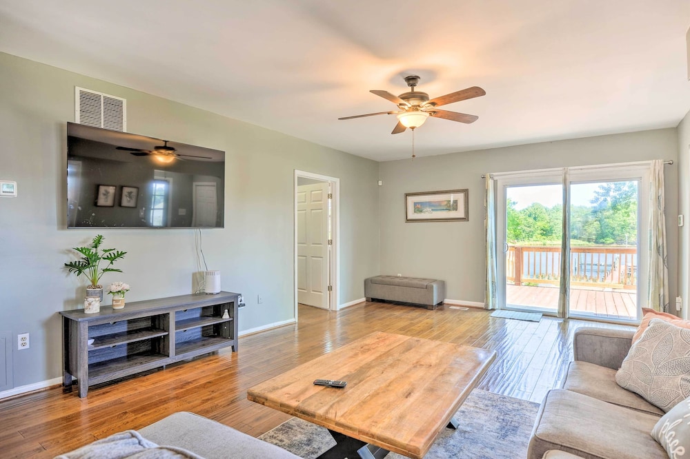 Sunny Glen Burnie Home - On-site Water Access - Property Image 29