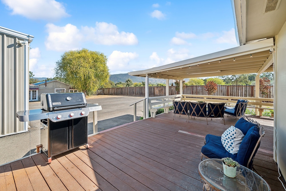 Charming Wine Country Farmhouse W/ Scenic Views 4 Bedroom Home by RedAwning - Property Image 13