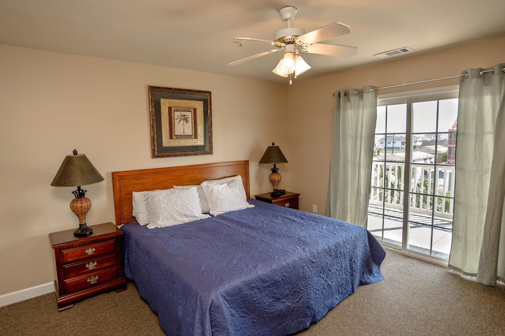 Bermuda Breeze D Holiday Home 8 bedroom By Affordable Large Properties