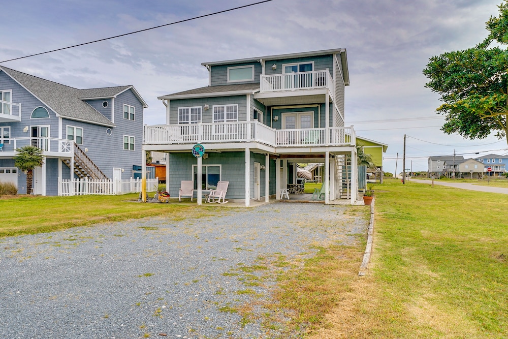 Topsail Beach Vacation Rental: Steps to Shore! view 3