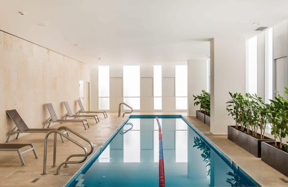 The Plaza - Stylish 1 BDR in Carso