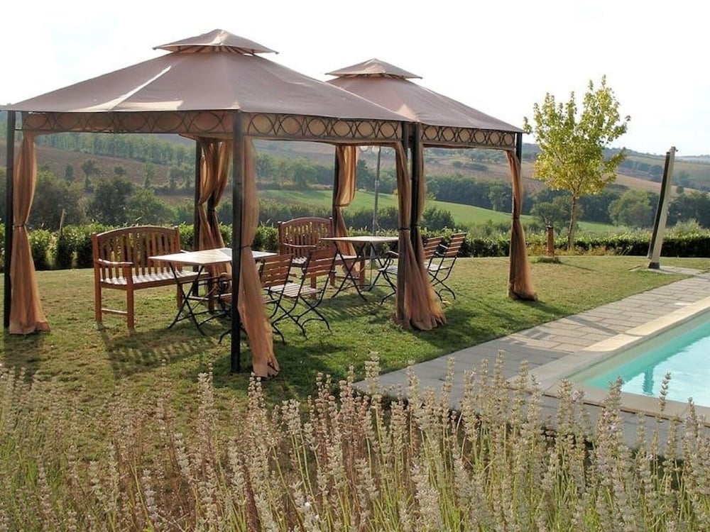 Holiday Home Near Lago di Chiusi With Pool view 2