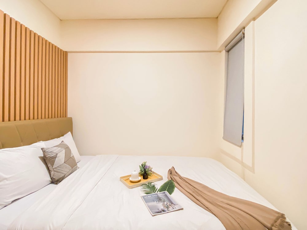 Cozy And Minimalist 1Br With Working Room Meikarta Apartment