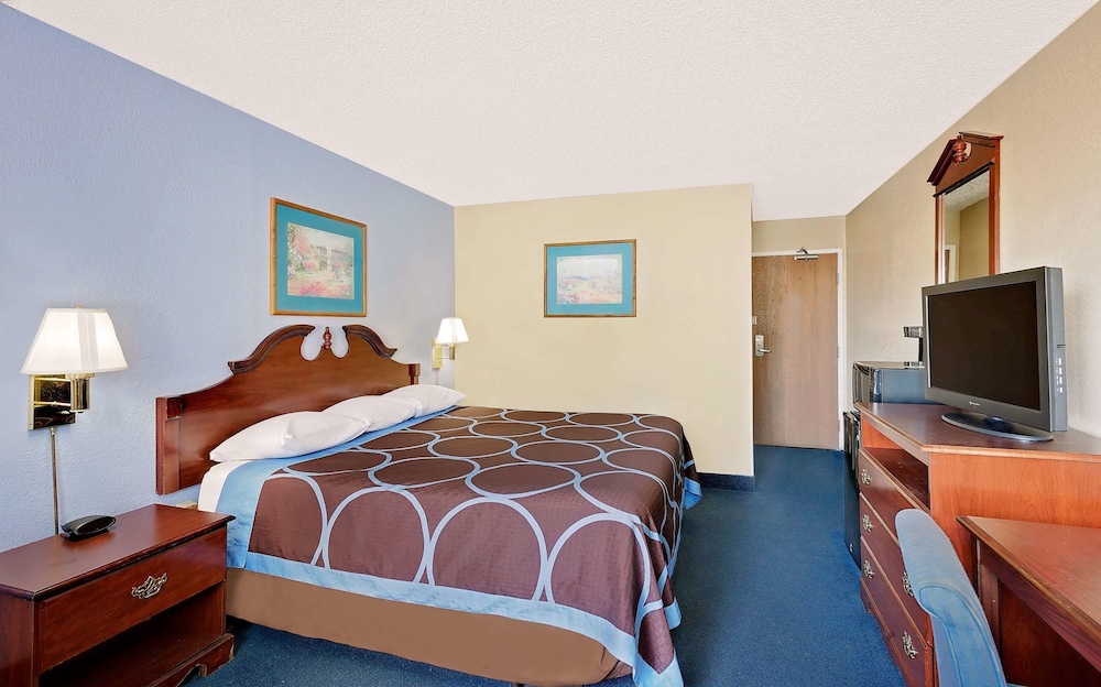 Newburgh Vacations - Super 8 by Wyndham Newburgh/West Point Near Stewart Airport - Property Image 21