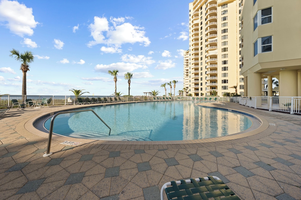 Beach Colony W7C - Covered Parking Included