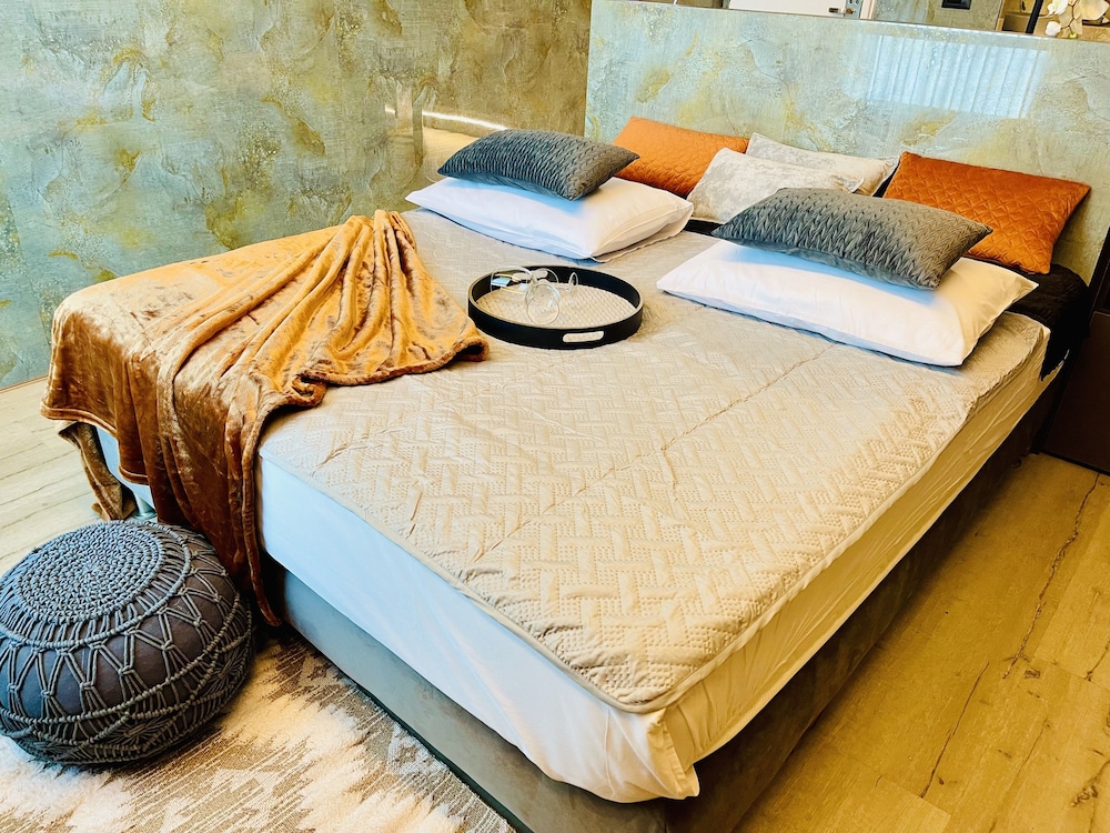 Carmel Holiday Apartments