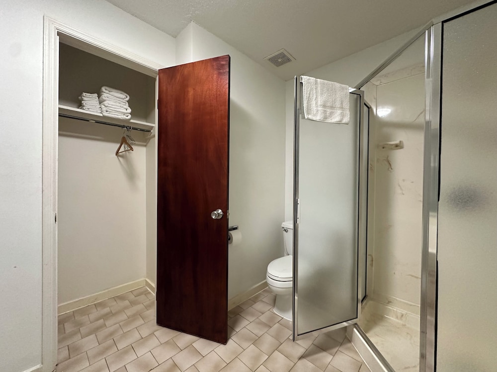 Royal Inn - Property Image 29