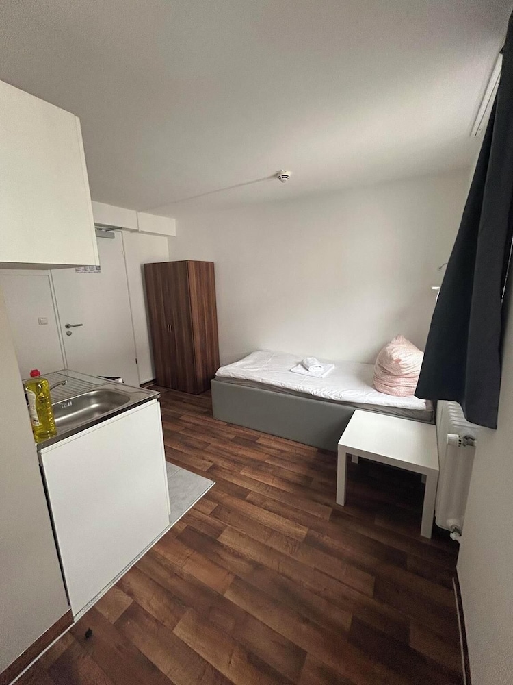 2-Rent Group Hostel Apartments SEN14