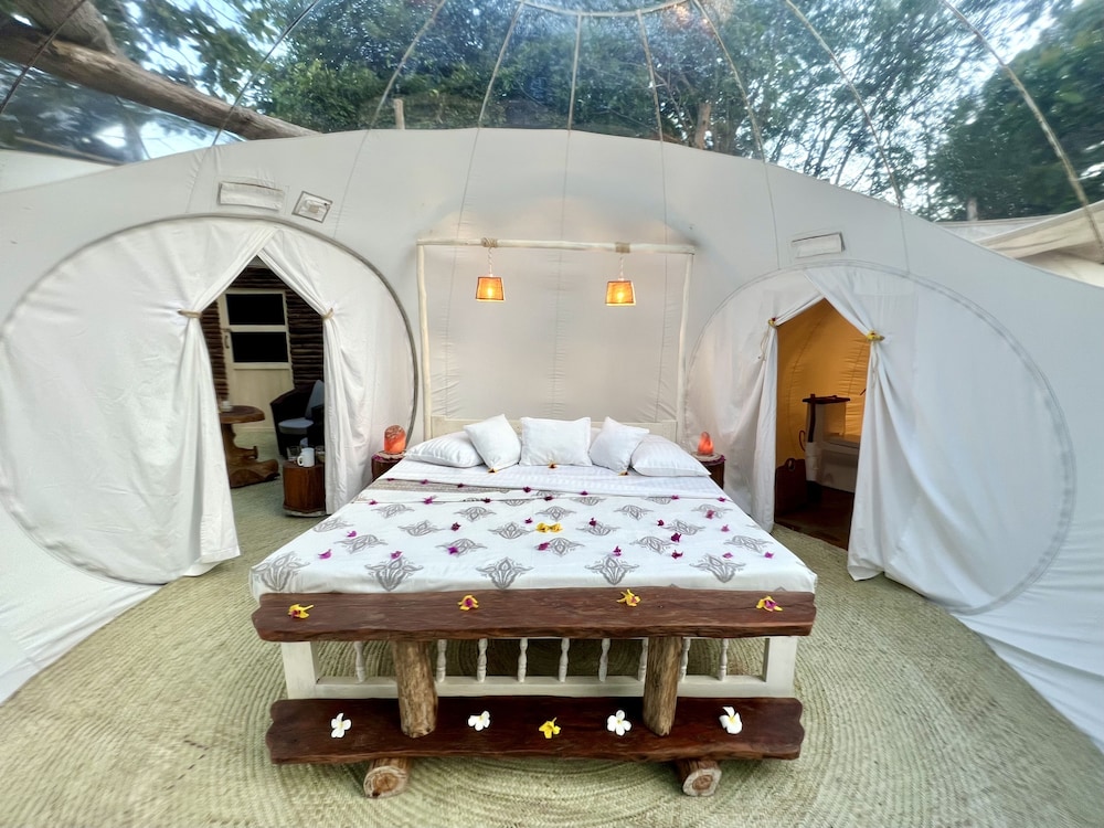 Rock and Sea Resort