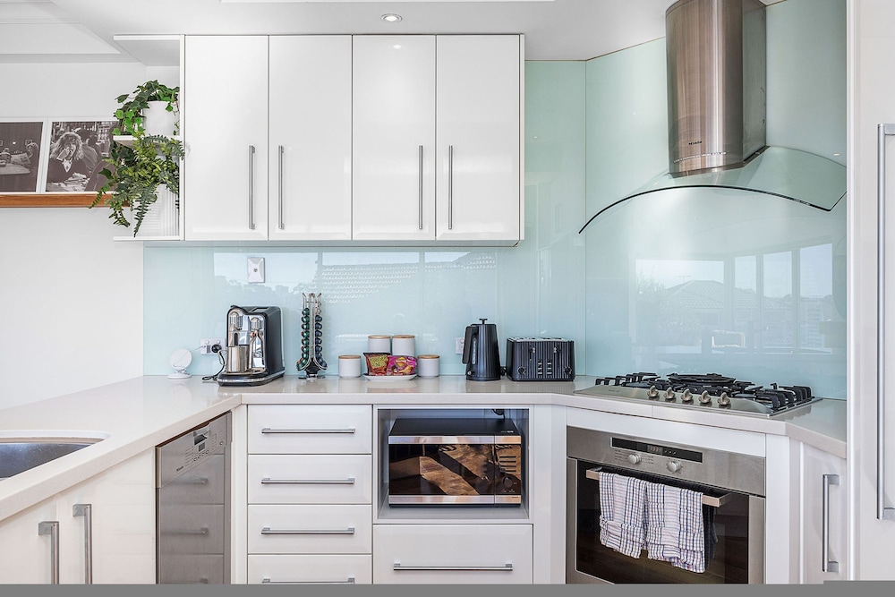Designer Luxury 3brd - Epic Views - South Perth