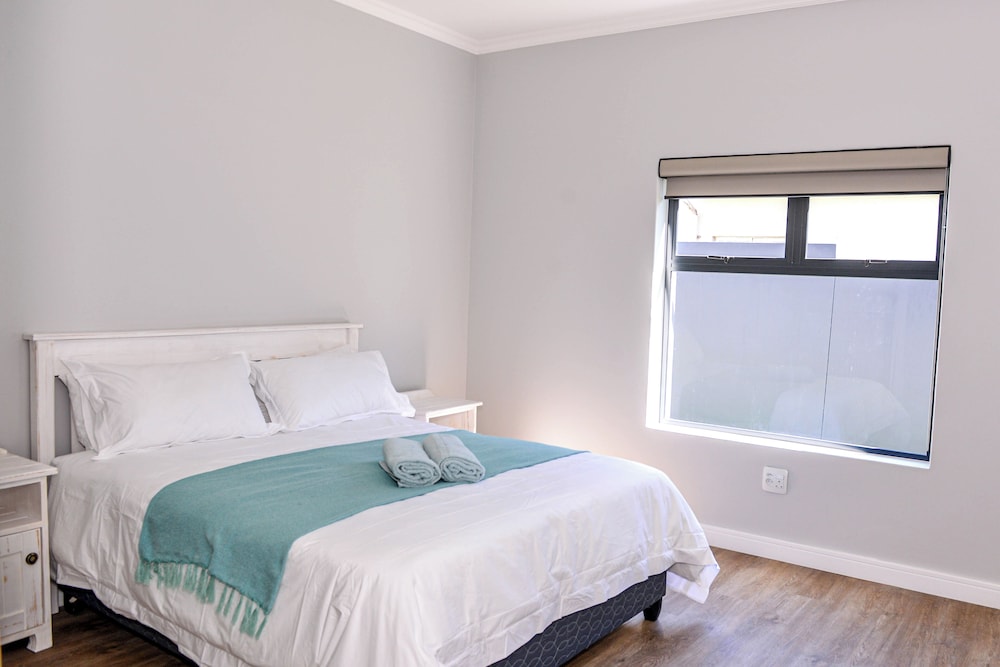 Bessie on Vondeling - Relax in Style at Bessie, Langebaan's Coziest Holiday Home