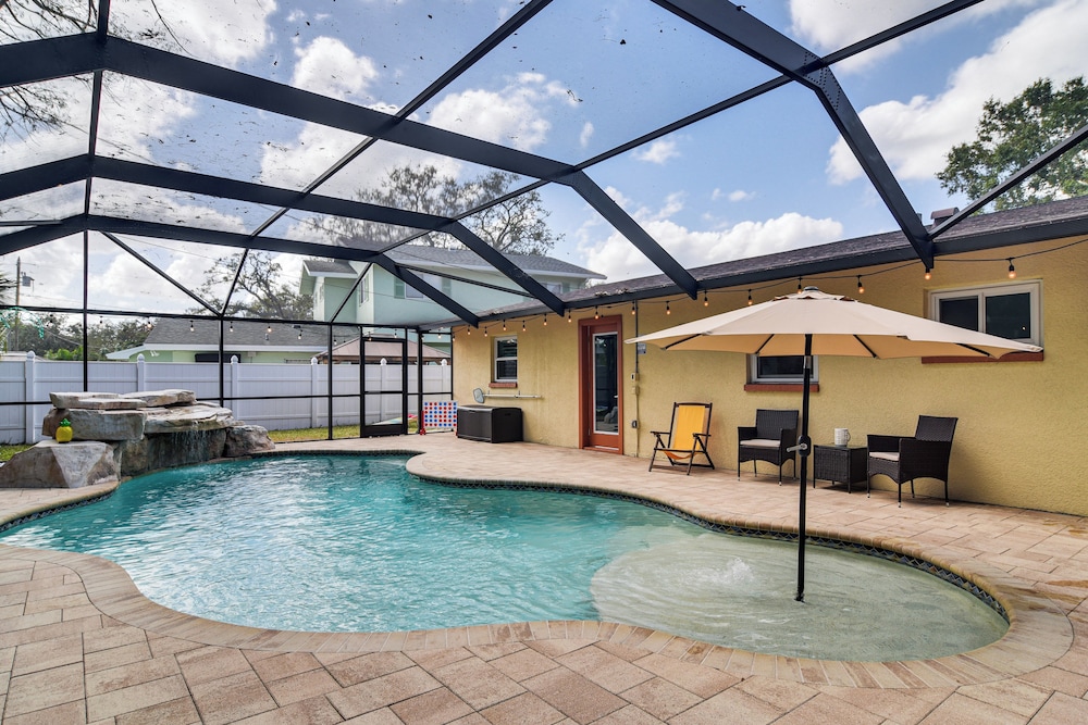 Outdoor Oasis, 4 Mi to Beach: Largo Family Escape!