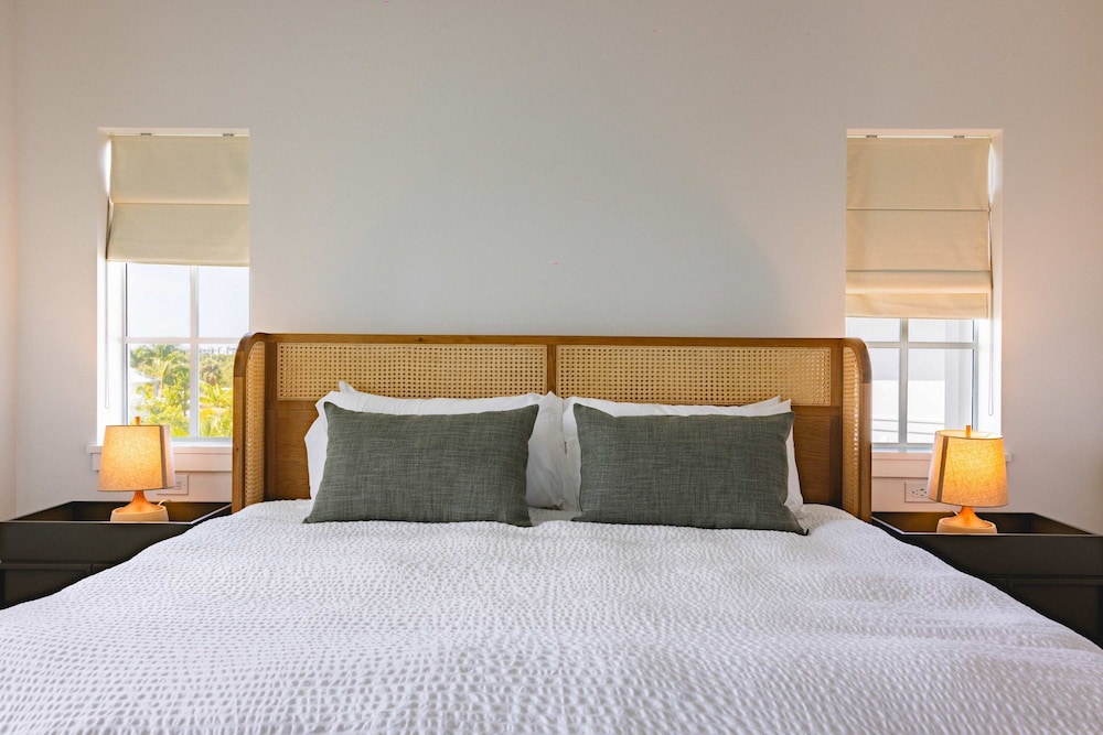 Brand New The Greenmoor House With Pool
