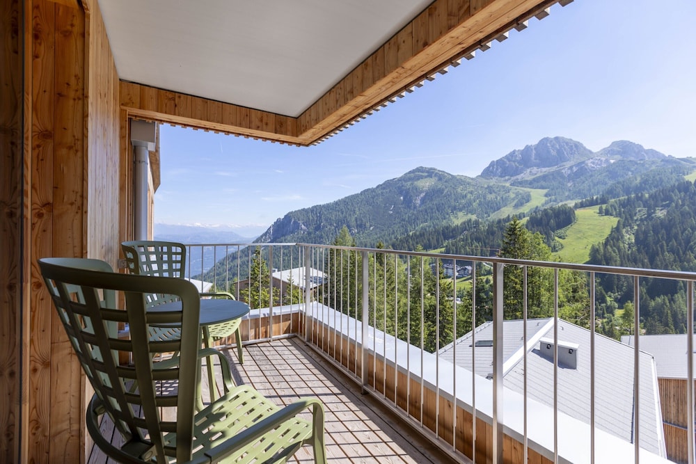 Amazing Lodge With Balcony